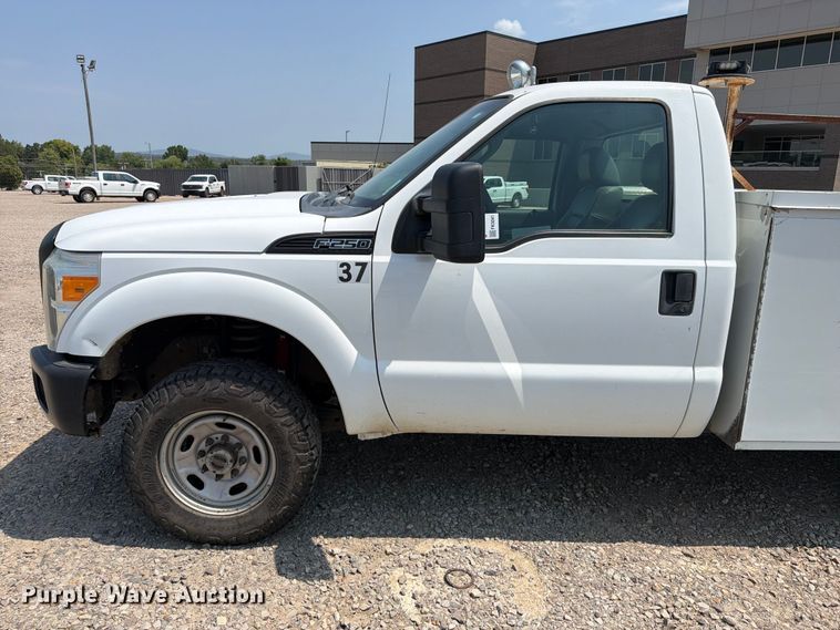 image for item FK5041 2011 Ford F250 Super Duty utility bed pickup truck