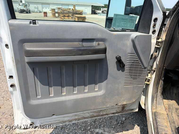image for item FK5041 2011 Ford F250 Super Duty utility bed pickup truck