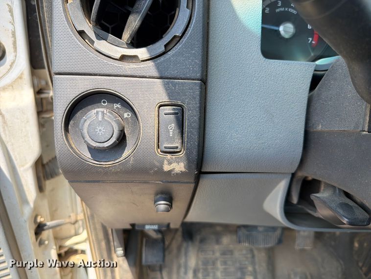 image for item FK5041 2011 Ford F250 Super Duty utility bed pickup truck