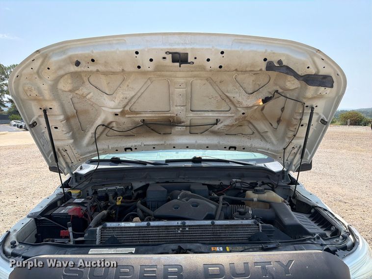 image for item FK5041 2011 Ford F250 Super Duty utility bed pickup truck