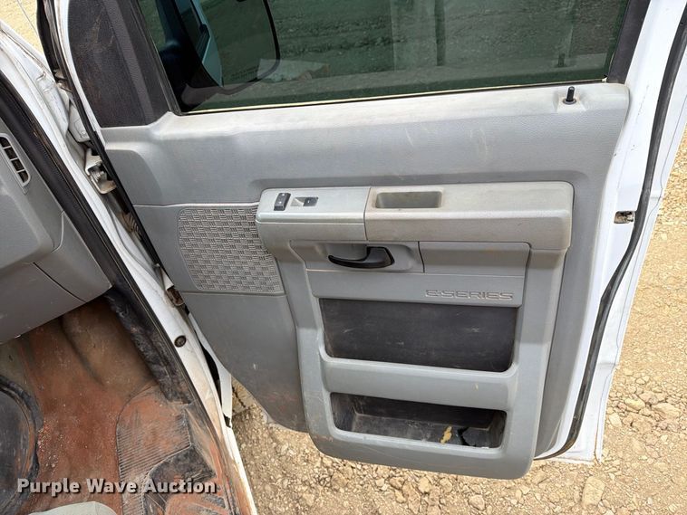 image for item FK5068 2013 Ford E350 van