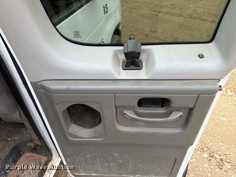 image for item FK5068 2013 Ford E350 van