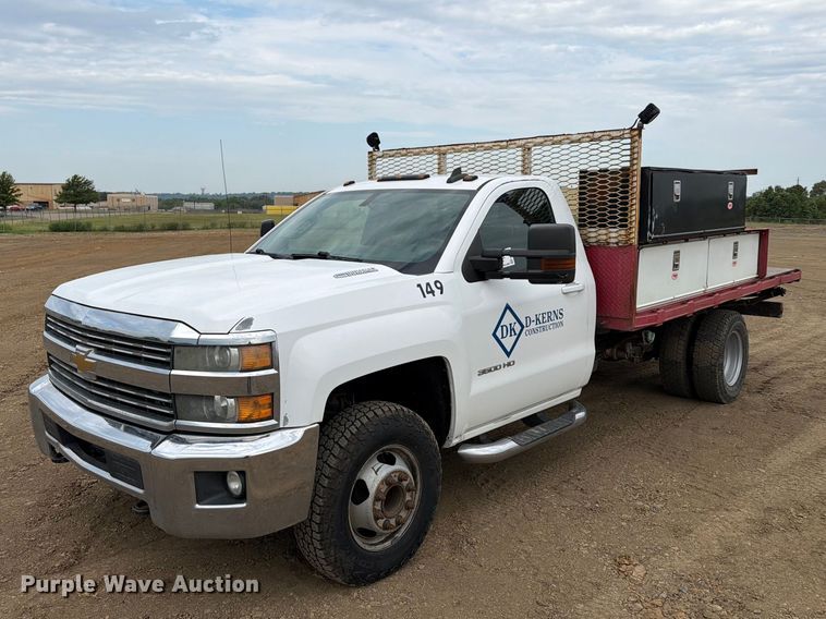 2015 Chevrolet Silverado 3500HD flatbed pickup truck