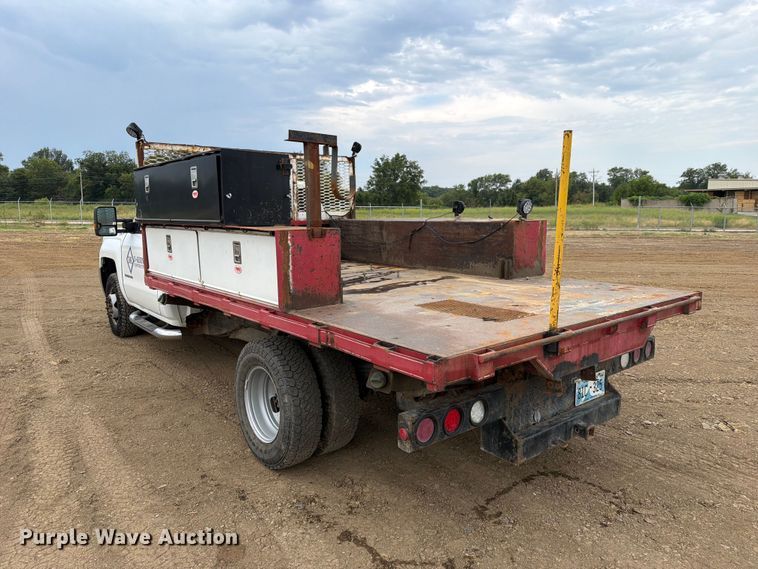 image for item FK5069 2015 Chevrolet Silverado 3500HD flatbed pickup truck