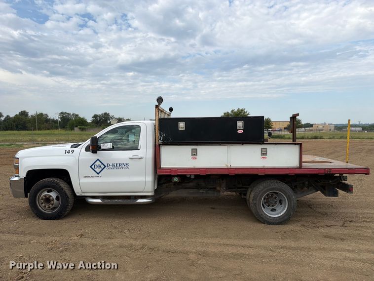 image for item FK5069 2015 Chevrolet Silverado 3500HD flatbed pickup truck
