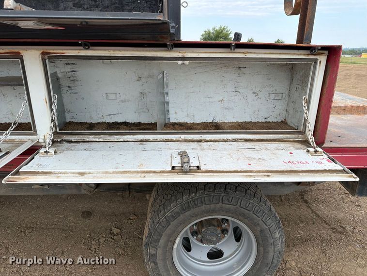 image for item FK5069 2015 Chevrolet Silverado 3500HD flatbed pickup truck