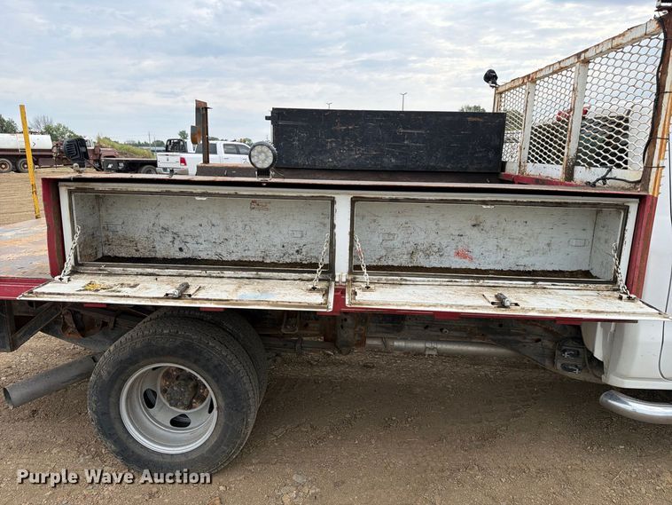 image for item FK5069 2015 Chevrolet Silverado 3500HD flatbed pickup truck