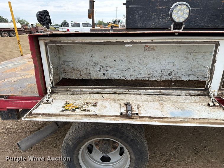 image for item FK5069 2015 Chevrolet Silverado 3500HD flatbed pickup truck