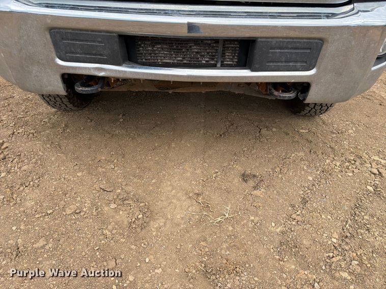 image for item FK5069 2015 Chevrolet Silverado 3500HD flatbed pickup truck