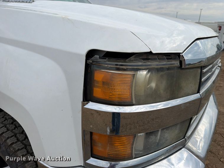 image for item FK5069 2015 Chevrolet Silverado 3500HD flatbed pickup truck