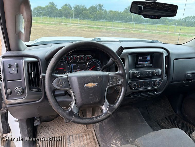image for item FK5069 2015 Chevrolet Silverado 3500HD flatbed pickup truck