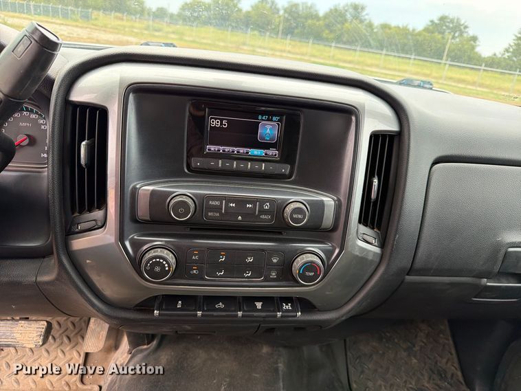 image for item FK5069 2015 Chevrolet Silverado 3500HD flatbed pickup truck