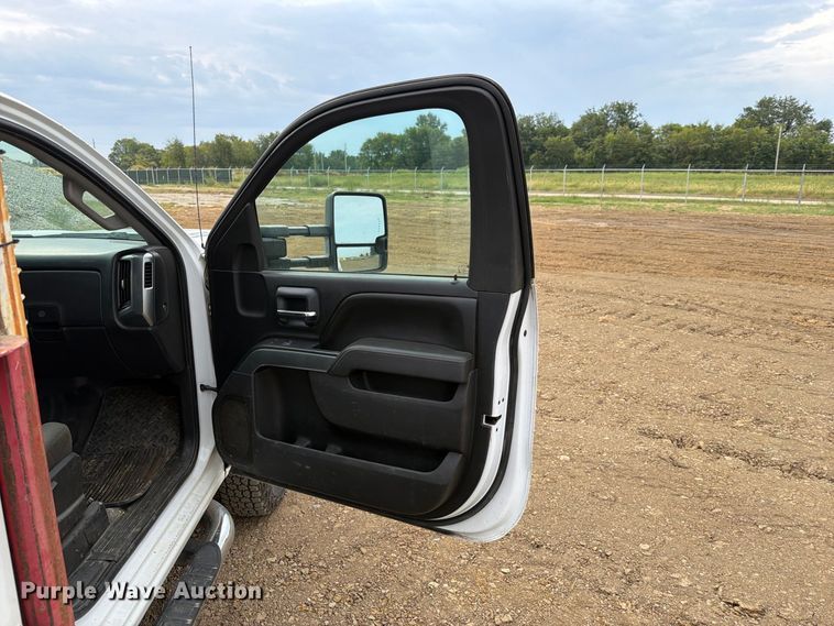 image for item FK5069 2015 Chevrolet Silverado 3500HD flatbed pickup truck