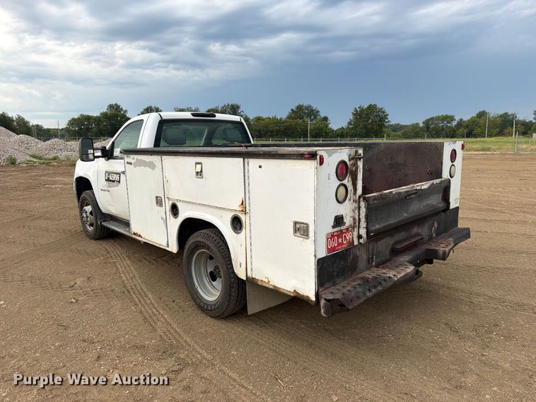 image for item FK5073 2011 GMC Sierra 3500HD utility bed pickup truck