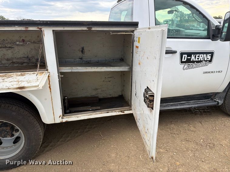 image for item FK5073 2011 GMC Sierra 3500HD utility bed pickup truck