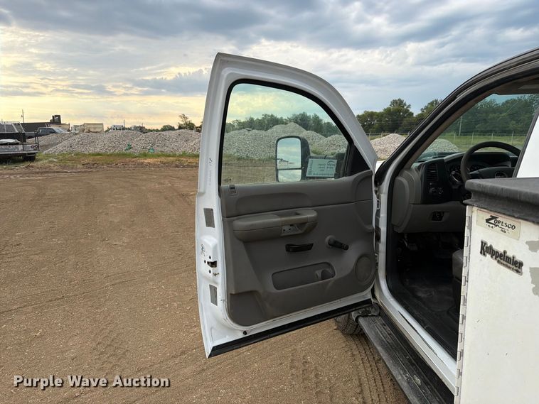image for item FK5073 2011 GMC Sierra 3500HD utility bed pickup truck