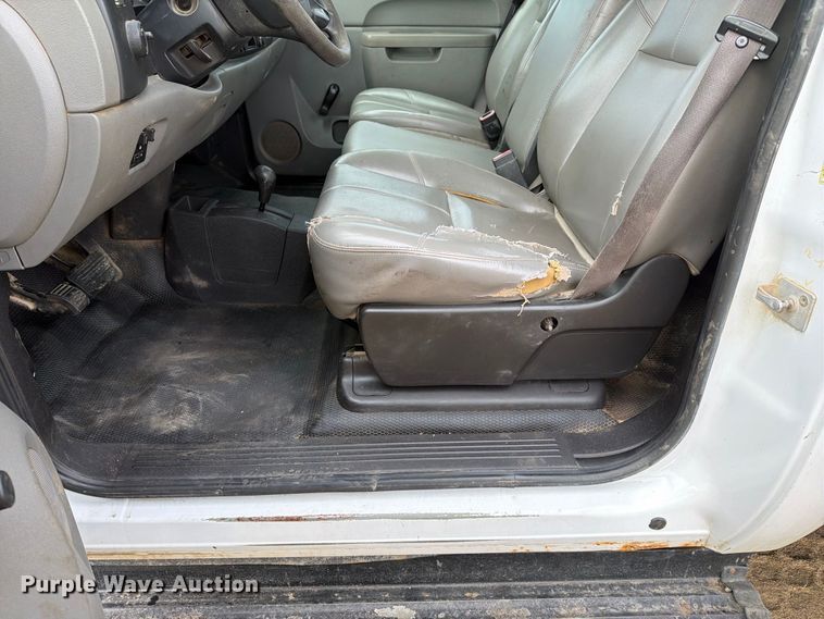 image for item FK5073 2011 GMC Sierra 3500HD utility bed pickup truck