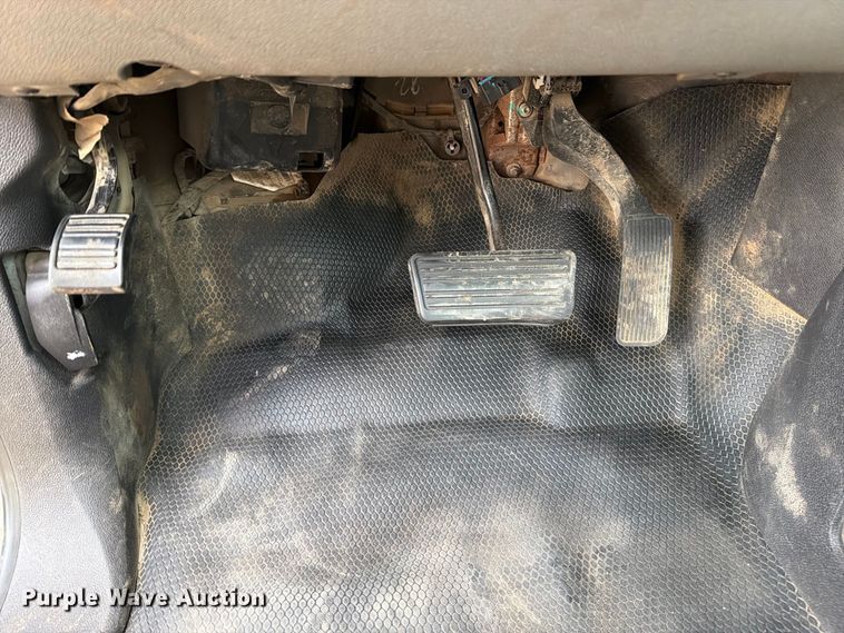 image for item FK5073 2011 GMC Sierra 3500HD utility bed pickup truck