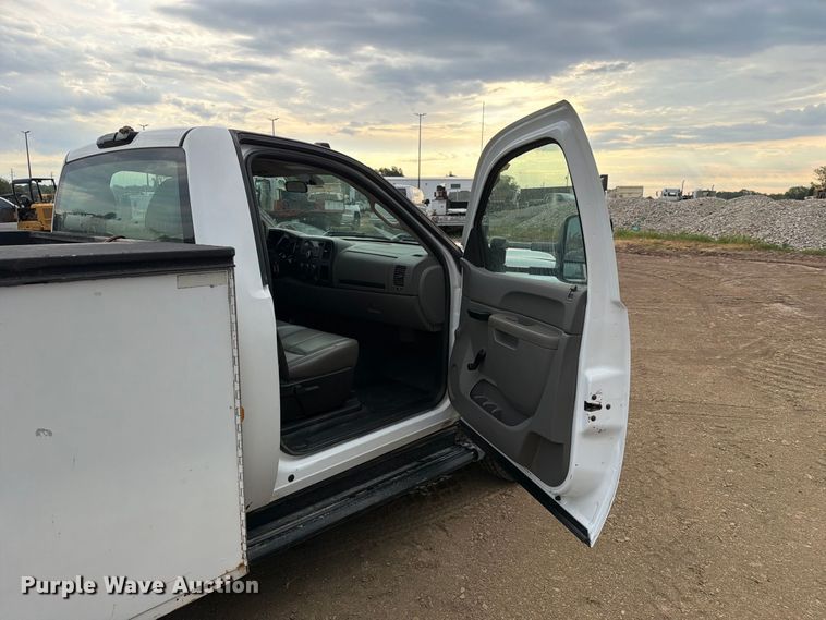 image for item FK5073 2011 GMC Sierra 3500HD utility bed pickup truck