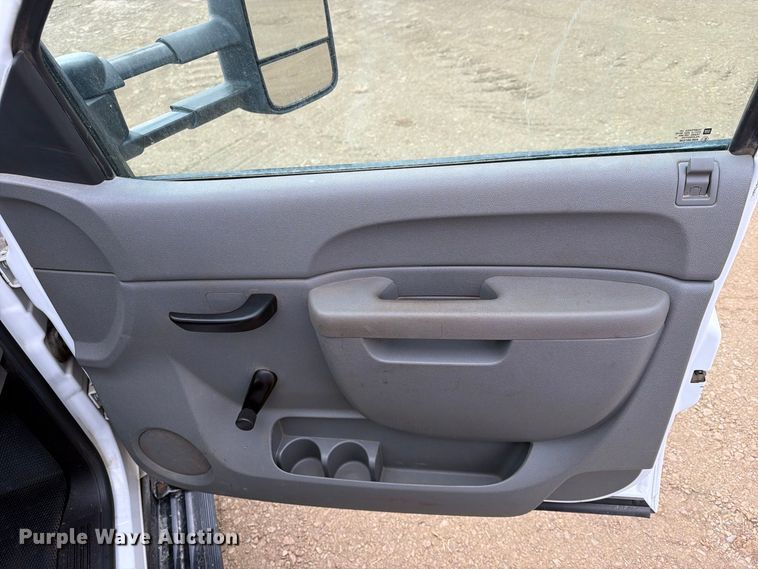image for item FK5073 2011 GMC Sierra 3500HD utility bed pickup truck