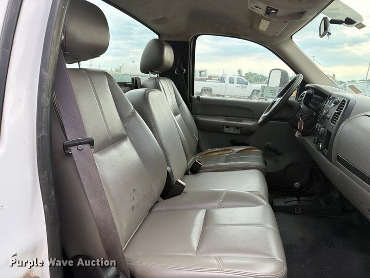 image for item FK5073 2011 GMC Sierra 3500HD utility bed pickup truck