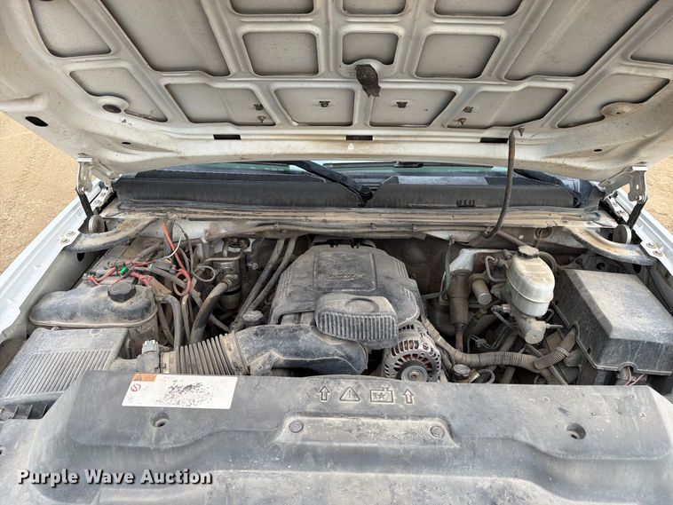 image for item FK5073 2011 GMC Sierra 3500HD utility bed pickup truck