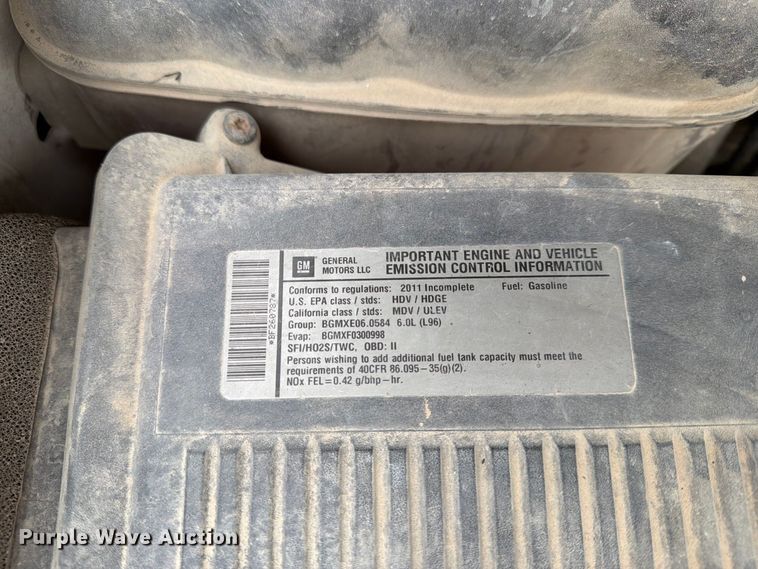 image for item FK5073 2011 GMC Sierra 3500HD utility bed pickup truck