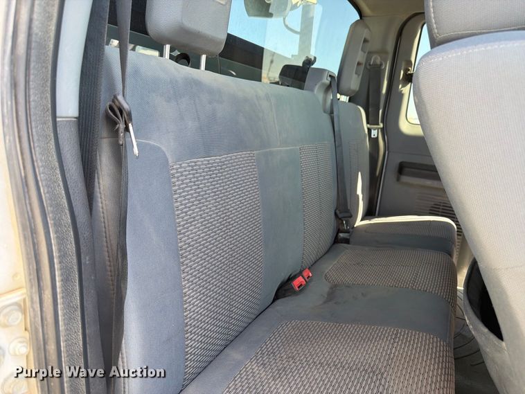 image for item FM7647 2016 Ford F250 Ext. Cab utility bed pickup truck