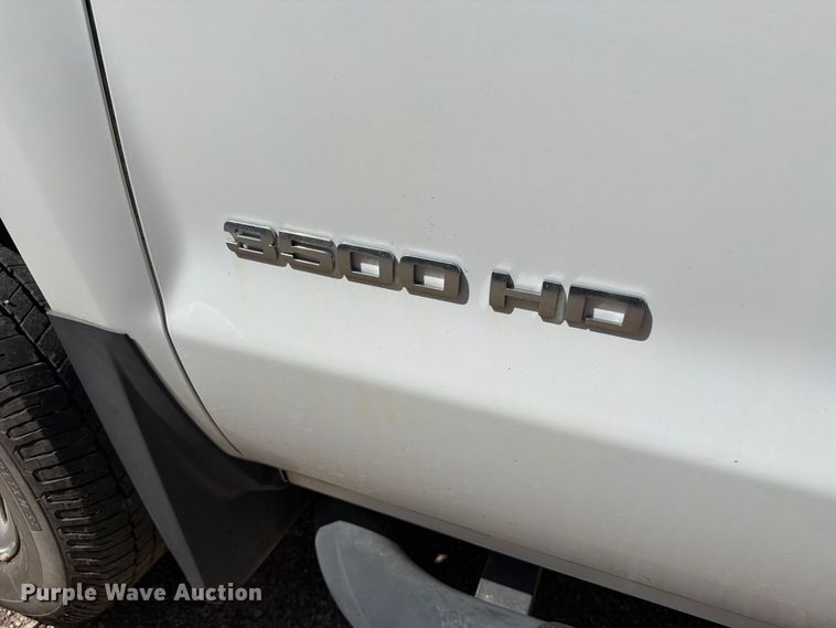 image for item FN1503 2018 Chevrolet Silverado 3500HD utility bed pickup truck