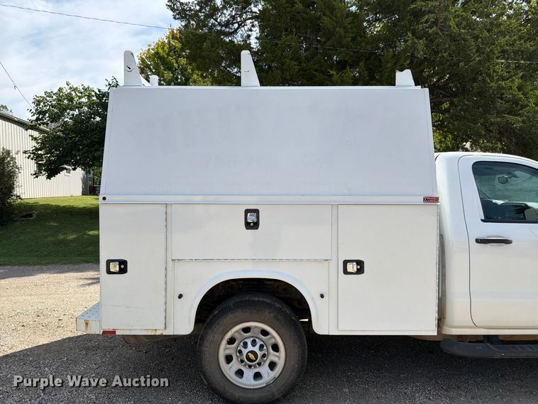 image for item FN1503 2018 Chevrolet Silverado 3500HD utility bed pickup truck