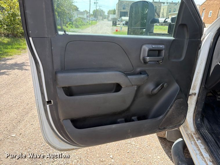 image for item FN1503 2018 Chevrolet Silverado 3500HD utility bed pickup truck