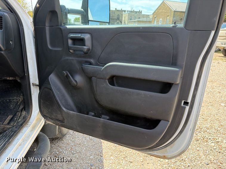 image for item FN1503 2018 Chevrolet Silverado 3500HD utility bed pickup truck