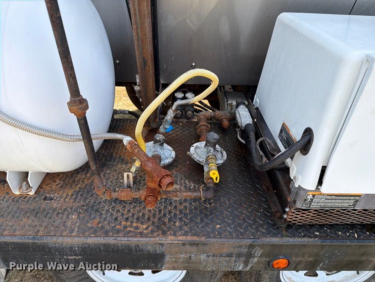 image for item FN2569 Bio-Response Solutions M-4000 bio liquification trailer
