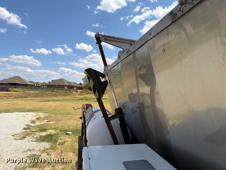 image for item FN2569 Bio-Response Solutions M-4000 bio liquification trailer