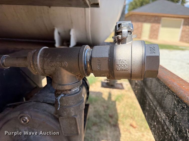 image for item FN2569 Bio-Response Solutions M-4000 bio liquification trailer