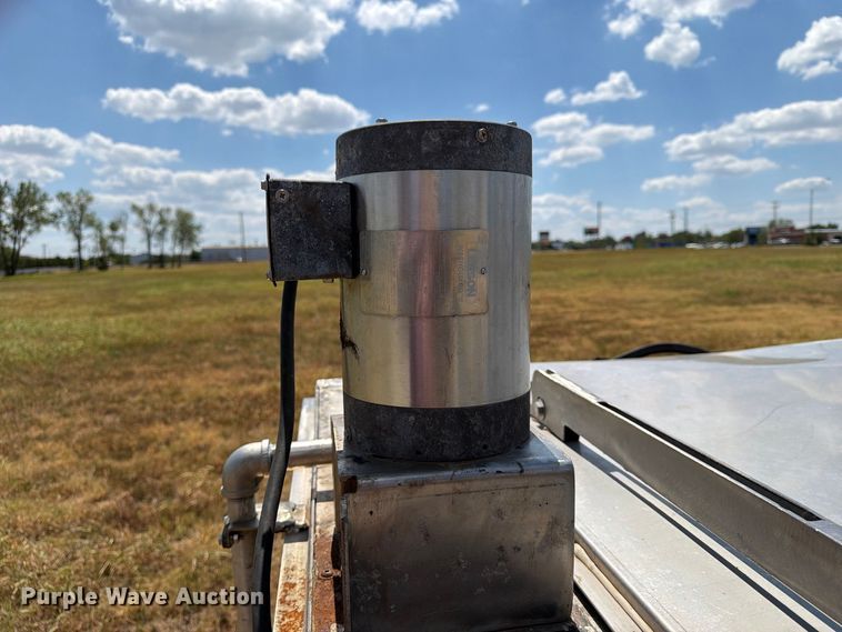image for item FN2569 Bio-Response Solutions M-4000 bio liquification trailer