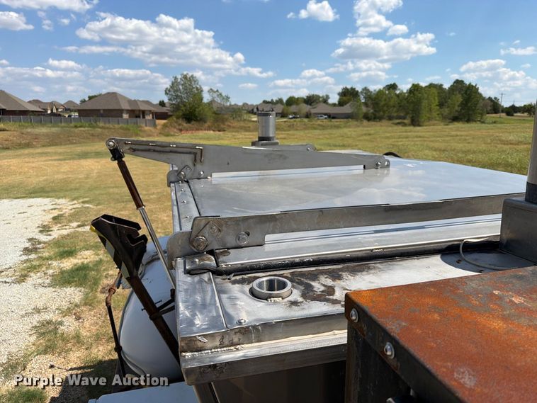 image for item FN2569 Bio-Response Solutions M-4000 bio liquification trailer