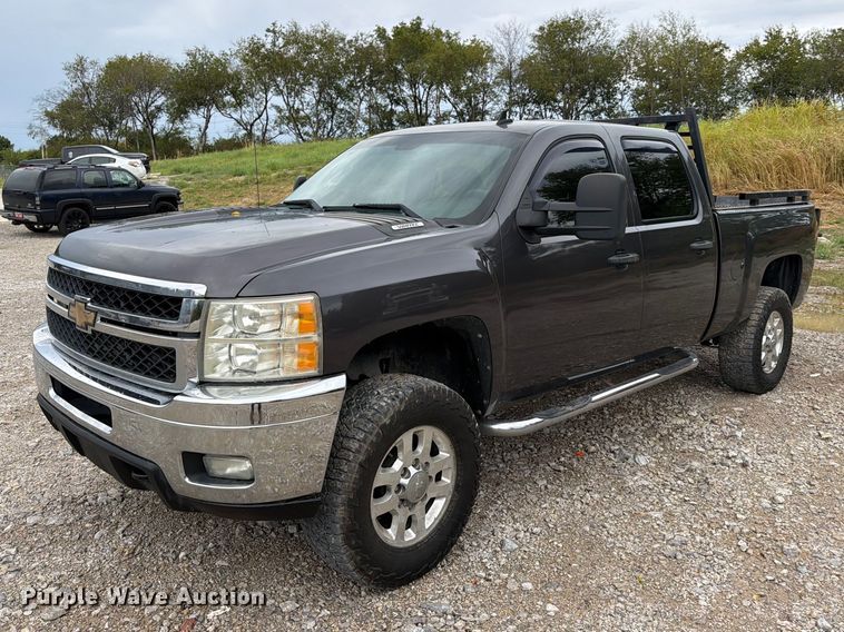 2011 Chevrolet Silverado 2500HD Crew Cab pickup truck
