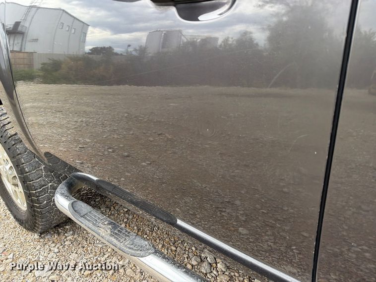 image for item FN2594 2011 Chevrolet Silverado 2500HD Crew Cab pickup truck