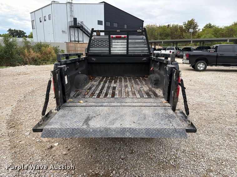 image for item FN2594 2011 Chevrolet Silverado 2500HD Crew Cab pickup truck