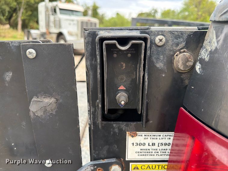 image for item FN2594 2011 Chevrolet Silverado 2500HD Crew Cab pickup truck