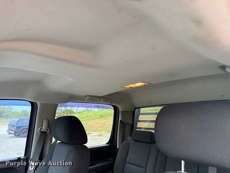 image for item FN2594 2011 Chevrolet Silverado 2500HD Crew Cab pickup truck