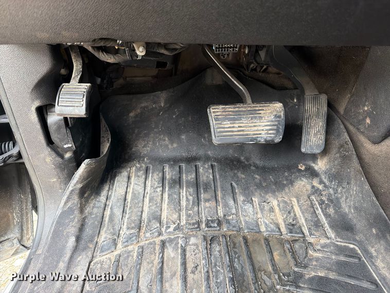 image for item FN2594 2011 Chevrolet Silverado 2500HD Crew Cab pickup truck