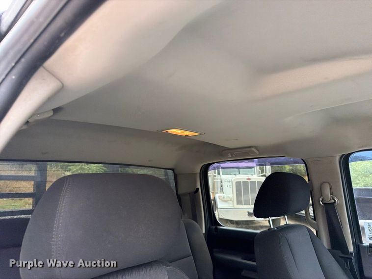 image for item FN2594 2011 Chevrolet Silverado 2500HD Crew Cab pickup truck