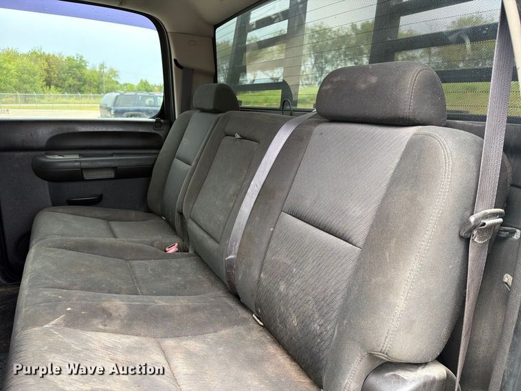 image for item FN2594 2011 Chevrolet Silverado 2500HD Crew Cab pickup truck
