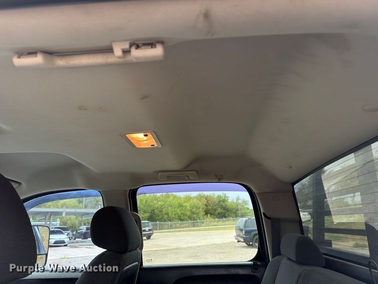 image for item FN2594 2011 Chevrolet Silverado 2500HD Crew Cab pickup truck