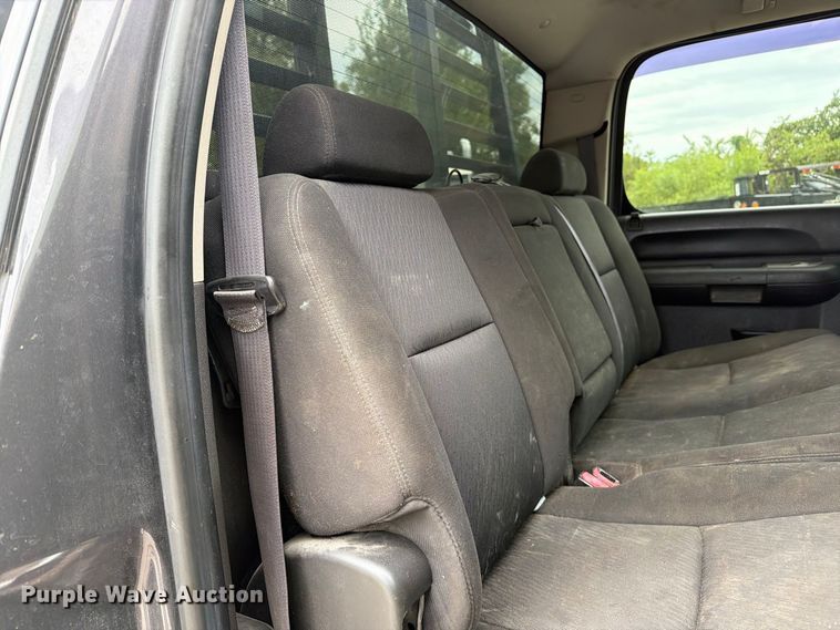 image for item FN2594 2011 Chevrolet Silverado 2500HD Crew Cab pickup truck