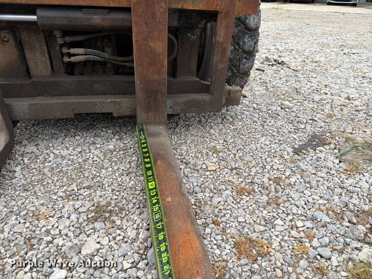 image for item FN2595 Clark CGP25 forklift