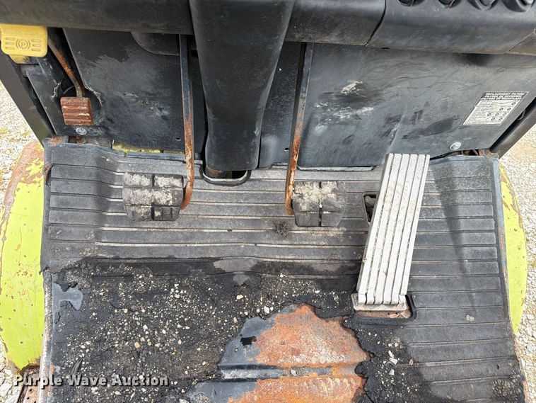 image for item FN2595 Clark CGP25 forklift