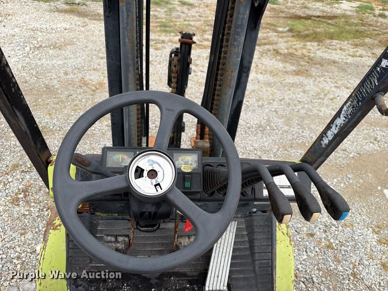 image for item FN2595 Clark CGP25 forklift